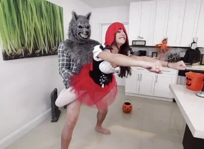 Cô nàng chén nhau trên giường cỏ