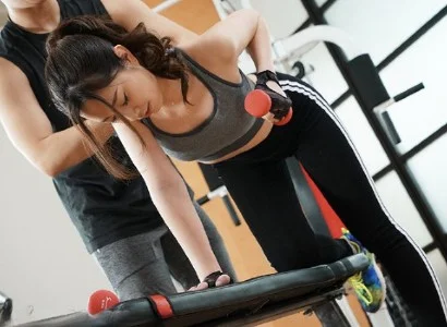Anh PT số hưởng với người phụ nữ thiếu thốn tình dục phang nhau thỏa thích